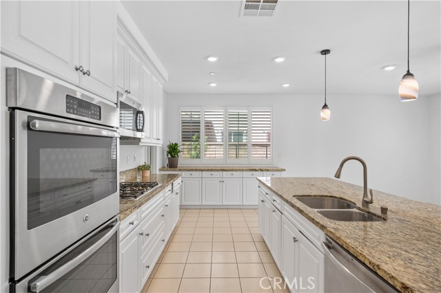 13218 Chatham Drive, Rancho Cucamonga CA: https://media.crmls.org/medias/a1bb0f08-9e82-4fe2-948c-5e44af39d584.jpg