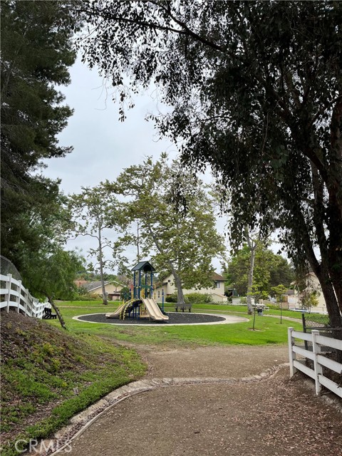 757 Horseshoe Circle, Vista CA: https://media.crmls.org/medias/a1bc7af9-b6cb-49bc-99b3-0b8d93ae9d13.jpg