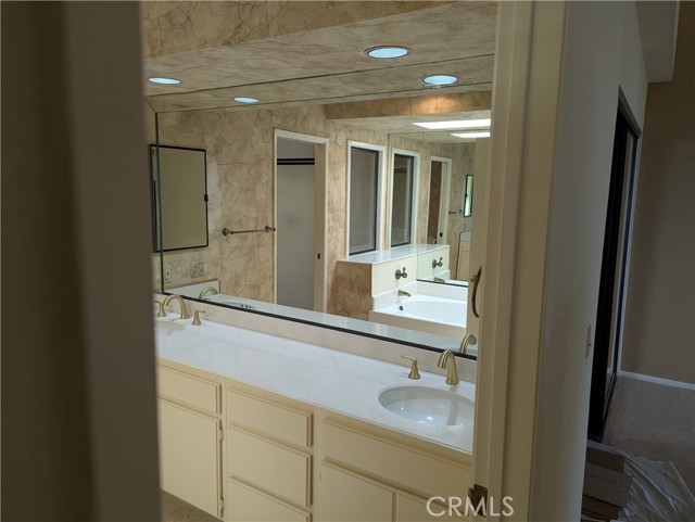 Detail Gallery Image 51 of 55 For 270 Cagney Ln #308,  Newport Beach,  CA 92663 - 2 Beds | 2 Baths
