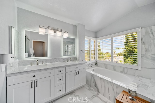 13555 Via San Remo, Chino Hills CA: https://media.crmls.org/medias/a1bcd3ac-7e7b-47b1-90a6-0a122c554e88.jpg