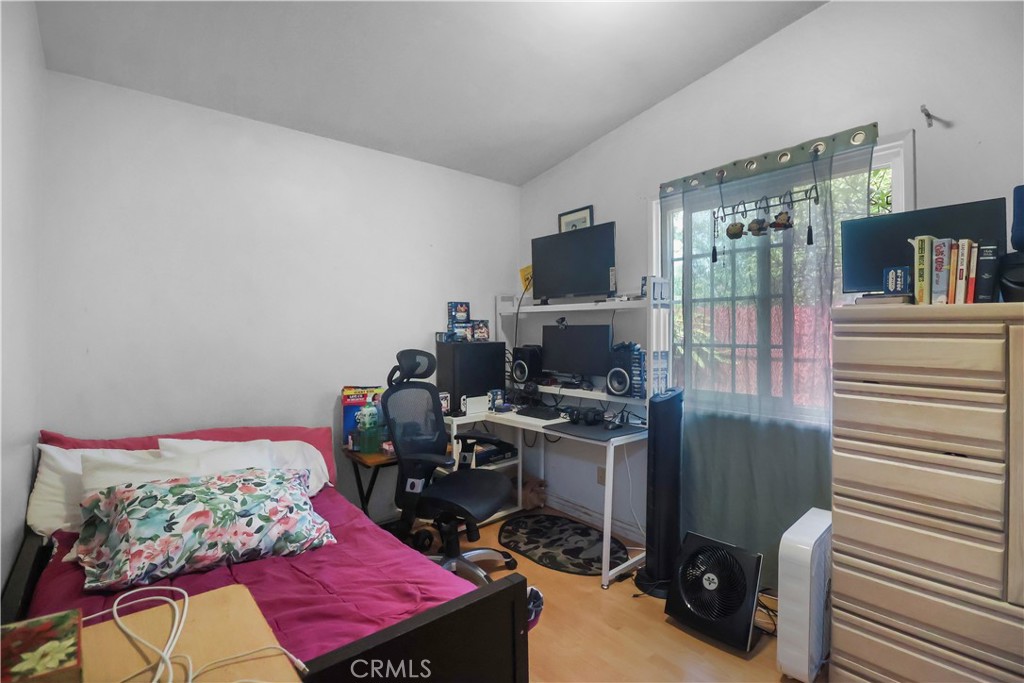 https://media.crmls.org/medias/a1bdc8a0-4820-4fcd-8112-7ae751b1162f.jpg?preset=X-Large
