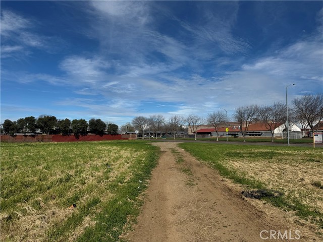 Detail Gallery Image 2 of 14 For 125 N Parsons, Merced,  CA 95341 - – Beds | – Baths