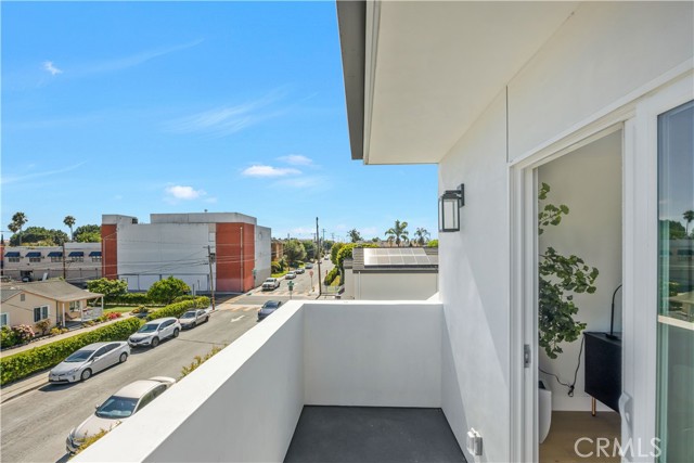 2405 Mathews Avenue, Redondo Beach CA: https://media.crmls.org/medias/a1beba03-ba55-4d1e-94ea-e3b9c4fe9995.jpg