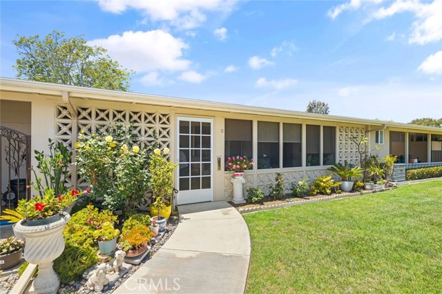 13430 St Andrews Drive, Seal Beach CA: https://media.crmls.org/medias/a1bec3af-a04b-49fd-9c48-8162d57f4e75.jpg