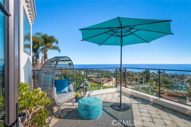 Detail Gallery Image 10 of 42 For 825 Coast View Dr, Laguna Beach,  CA 92651 - 3 Beds | 3/1 Baths