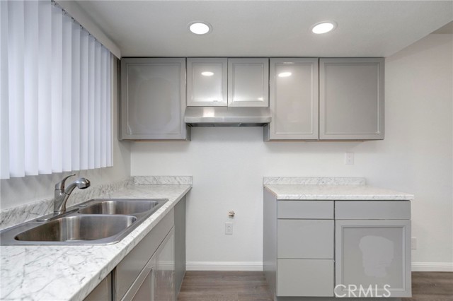 Detail Gallery Image 6 of 28 For 8801 Willis Ave #60,  Panorama City,  CA 91402 - 3 Beds | 2 Baths