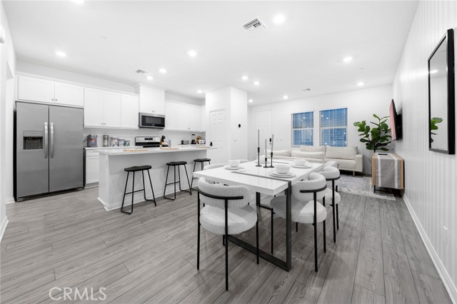 3957 E Huntington, Ontario CA: https://media.crmls.org/medias/a1c07527-68ad-4cdc-b10c-8cc31a12fba6.jpg