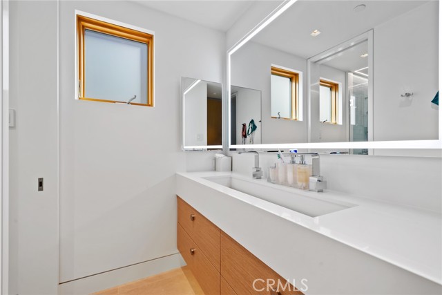 Detail Gallery Image 21 of 32 For 1509 E Bay Ave, Newport Beach,  CA 92661 - 4 Beds | 4/1 Baths