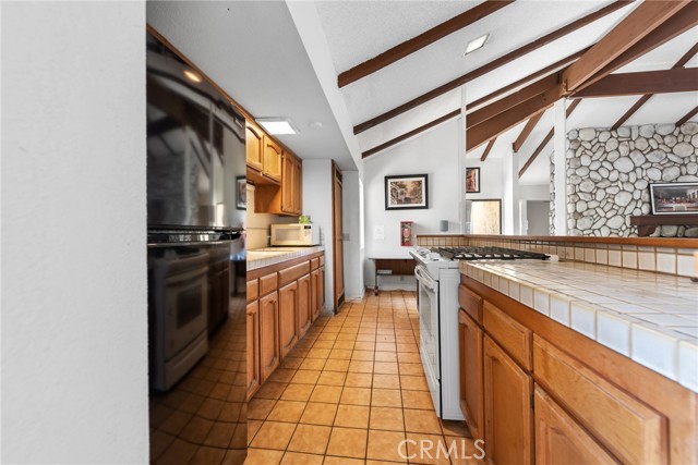 Detail Gallery Image 27 of 43 For 4760 Lakeview Ave, Yorba Linda,  CA 92886 - 1 Beds | 1 Baths