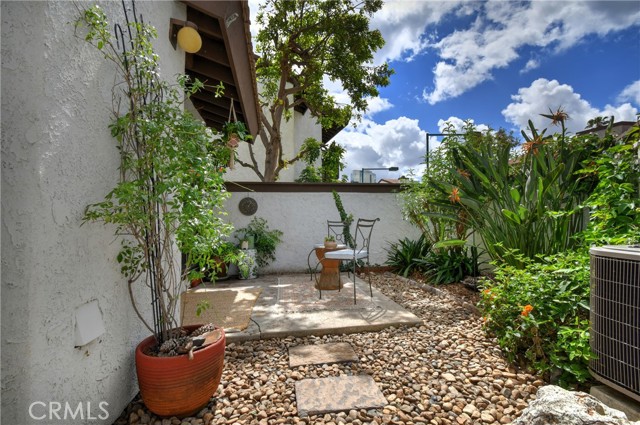 Detail Gallery Image 13 of 64 For 6265 Canoga #53,  Woodland Hills,  CA 91367 - 2 Beds | 2/1 Baths