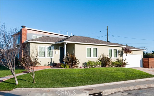 1600 18th Street, Manhattan Beach, California 90266, 3 Bedrooms Bedrooms, ,1 BathroomBathrooms,Residential,Sold,18th,SB17033408