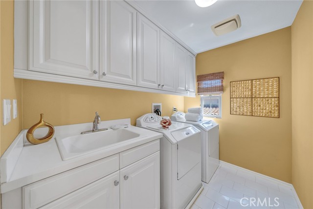 63 Splendor, Irvine CA: https://media.crmls.org/medias/a1c12e36-945a-48ea-9046-f43c9e660e34.jpg