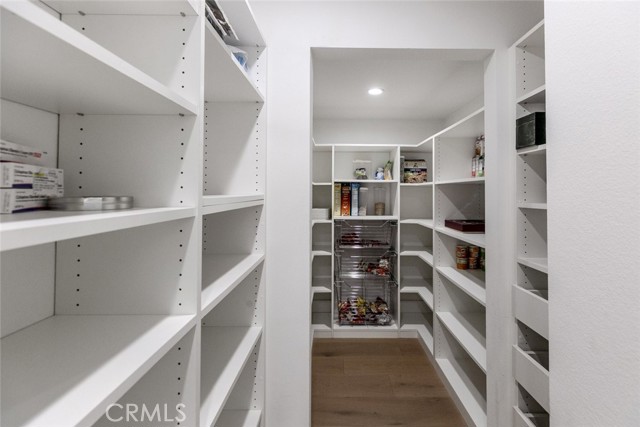 Detail Gallery Image 33 of 74 For 6037 Little Oak Ln, Woodland Hills,  CA 91367 - 5 Beds | 5 Baths