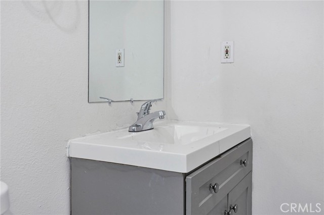 222 W 8th Avenue, Escondido CA: https://media.crmls.org/medias/a1c2ff82-cac2-44be-a55c-3ea906efcf7d.jpg