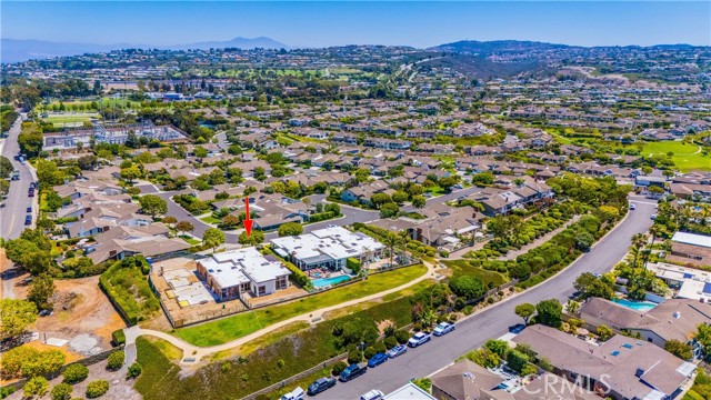 21 Beachcomber Drive, Corona del Mar CA: https://media.crmls.org/medias/a1c45057-1e71-46dc-b5f9-9b657469a49a.jpg