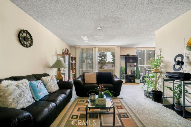 13903 Sherman Way, Van Nuys CA: https://media.crmls.org/medias/a1c45a32-70d0-48d3-a35d-923aaf6d39e2.jpg