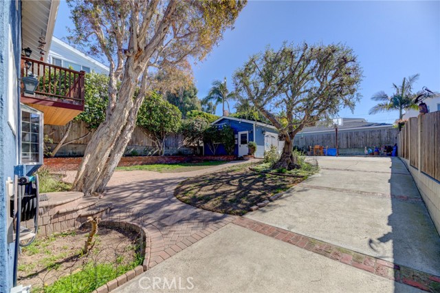 Driveway to 2-1/2 car garage