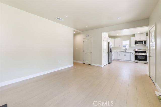 11210 Oak Street, El Monte CA: https://media.crmls.org/medias/a1c4ff89-53e8-4b53-9775-72cf693bfd52.jpg