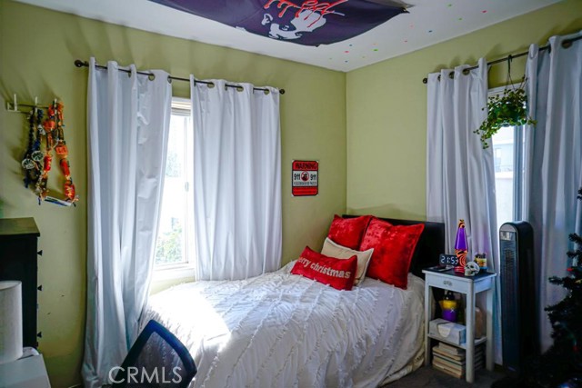 3915 E 11th Street, Long Beach CA: https://media.crmls.org/medias/a1c5fb8c-940a-429a-b0e6-4e80bd8adbb1.jpg