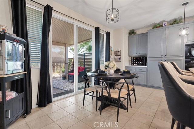 Detail Gallery Image 14 of 42 For 12282 Martinique St, Victorville,  CA 92392 - 4 Beds | 3 Baths