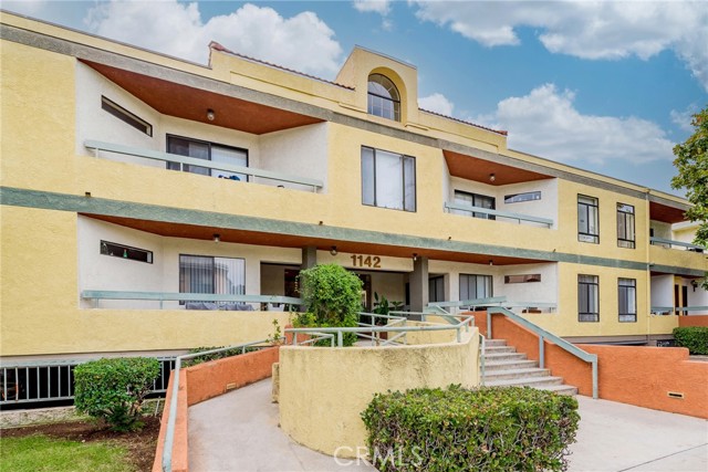 Detail Gallery Image 1 of 25 For 1142 Stanley Ave #12,  Glendale,  CA 91206 - 2 Beds | 2 Baths