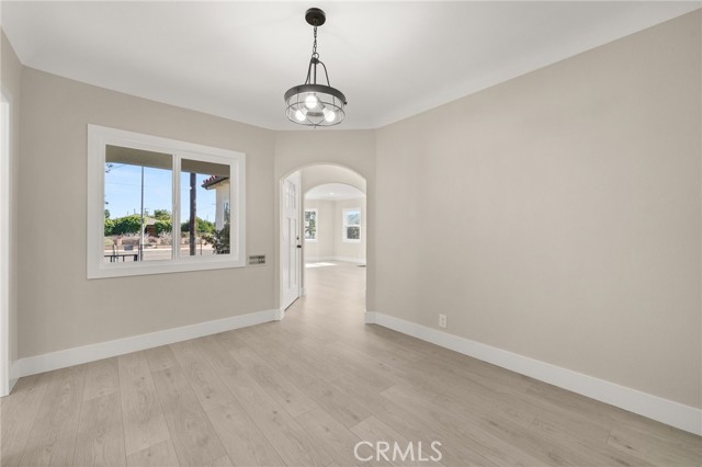Detail Gallery Image 8 of 20 For 709 E 9th St, Pomona,  CA 91766 - 4 Beds | 2 Baths