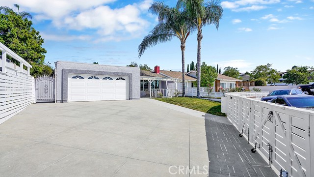 25012 Express Drive, Laguna Hills CA: https://media.crmls.org/medias/a1c7a04f-3dbc-41c8-ab09-a4d15267f173.jpg