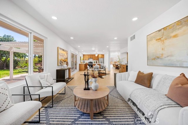 22982 Cecelia, Mission Viejo CA: https://media.crmls.org/medias/a1c85c36-7a3a-4bae-8757-a47d4e814e3c.jpg