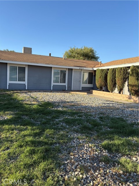 3727 W Avenue K11, Lancaster CA: https://media.crmls.org/medias/a1c89deb-a52c-4315-9348-00c0642b45f1.jpg