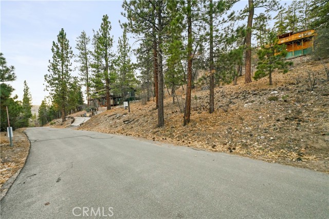 Detail Gallery Image 12 of 28 For 1237 Ridge Rd, Fawnskin,  CA 92333 - – Beds | – Baths