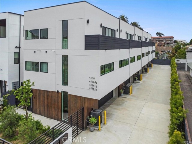 Detail Gallery Image 1 of 17 For 4136 1/4 Normal Ave #1/4,  Los Angeles,  CA 90029 - 2 Beds | 2 Baths