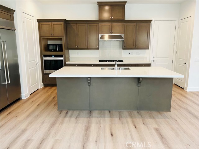 Detail Gallery Image 2 of 21 For 28526 Damson, Saugus,  CA 91350 - 5 Beds | 4 Baths