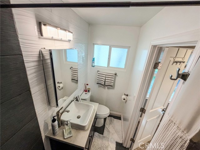 Detail Gallery Image 26 of 51 For 6841 E Bacarro, Long Beach,  CA 90815 - 4 Beds | 3 Baths