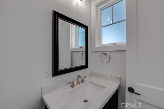 Detail Gallery Image 19 of 63 For 2304 Harriman Ln a,  Redondo Beach,  CA 90278 - 4 Beds | 3/1 Baths