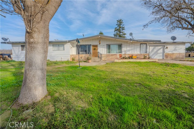 Detail Gallery Image 1 of 38 For 13250 Road 184, Porterville,  CA 93257 - 3 Beds | 2 Baths