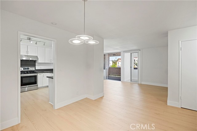 125 Allen, Pasadena CA: https://media.crmls.org/medias/a1cb9cb1-9f8c-46ad-898b-80a323ee762e.jpg