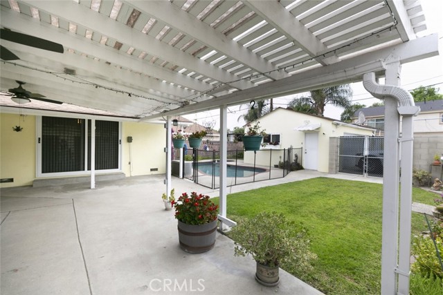 835 N Lincoln Street, Burbank CA: https://media.crmls.org/medias/a1cbc886-1ce6-46a1-b2c6-13879cf227be.jpg