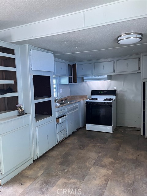 Detail Gallery Image 15 of 27 For 5877 Lake St #8,  Lucerne,  CA 95458 - 2 Beds | 2 Baths