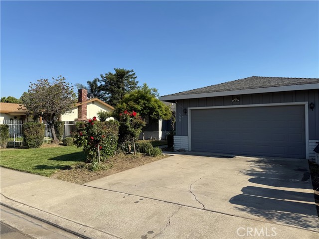 Detail Gallery Image 5 of 9 For 500 Sherri Way, Turlock,  CA 95382 - 3 Beds | 2 Baths