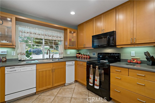 8967 Citation Court, Rancho Cucamonga CA: https://media.crmls.org/medias/a1cbf855-96a7-4d49-b359-e33c9ebce98f.jpg