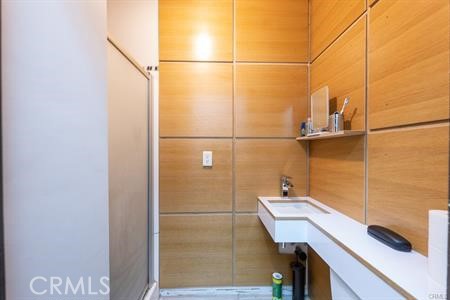 3025 Edgehill Drive, Los Angeles CA: https://media.crmls.org/medias/a1cc18ab-5947-4c6c-9ffc-8152bde7e27c.jpg