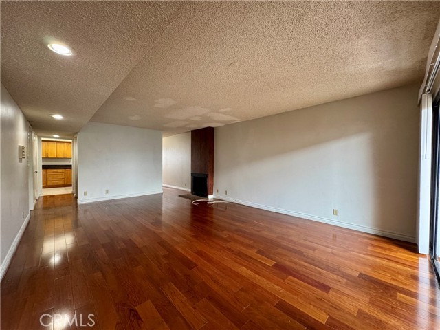 Detail Gallery Image 3 of 22 For 402 S Garfield Ave #15,  Alhambra,  CA 91801 - 3 Beds | 3 Baths