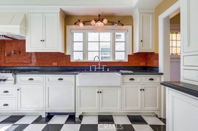 1239 S Patton Avenue, San Pedro CA: https://media.crmls.org/medias/a1ce1568-745d-4c70-9378-262a9c43b241.jpg