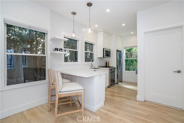 Detail Gallery Image 27 of 47 For 5228 De Longpre Ave, Los Angeles,  CA 90027 - 2 Beds | 2 Baths