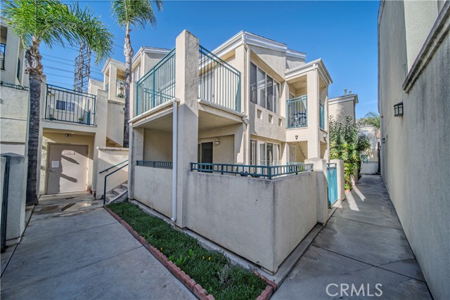 Detail Gallery Image 2 of 29 For 6358 Gage Ave #108,  Bell Gardens,  CA 90201 - 2 Beds | 2 Baths