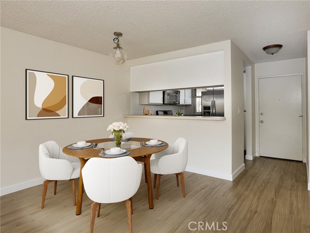 Detail Gallery Image 5 of 32 For 445 W 6th St #204,  Long Beach,  CA 90802 - 2 Beds | 2 Baths