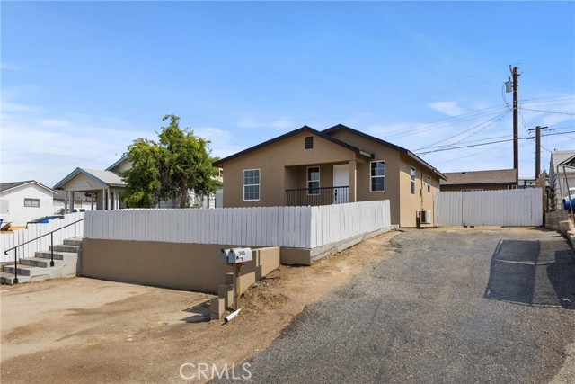 Detail Gallery Image 4 of 40 For 303 F St, Taft,  CA 93268 - – Beds | – Baths