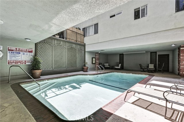 Image 5 of 31 For 532 Rossmore Avenue 411