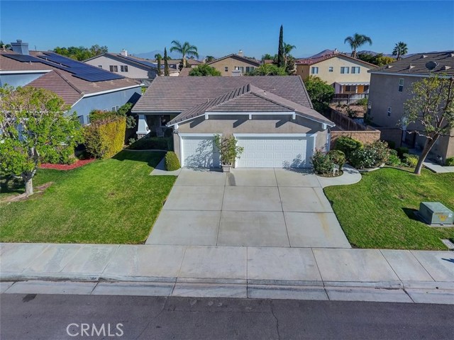 7074 Meadow Ridge, Eastvale, CA 92880