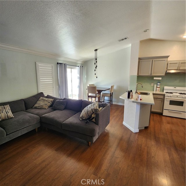 Detail Gallery Image 6 of 14 For 3754 Avondale St, Perris,  CA 92571 - 3 Beds | 2 Baths